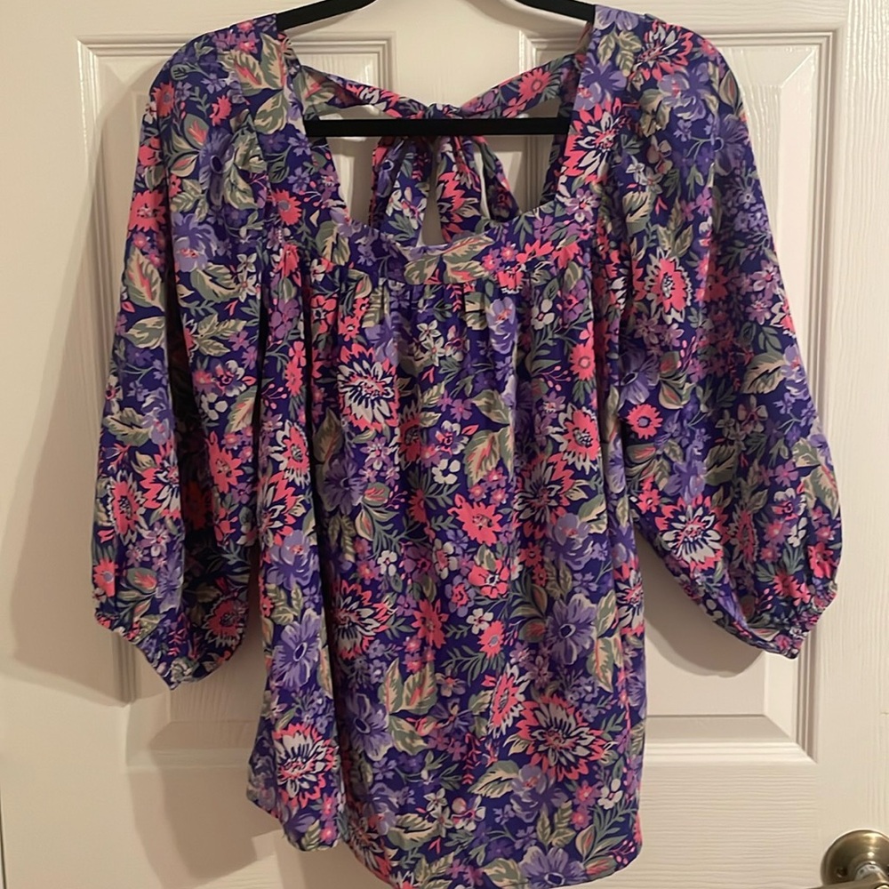 Emily Wonder 3/4 Sleeve Blouse size M NWT